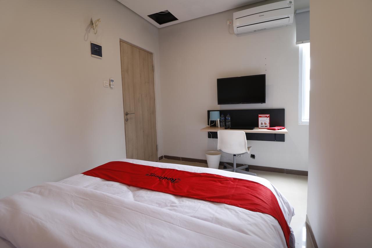 Reddoorz Plus Near Mall Pondok Indah Jakarta Eksteriør billede