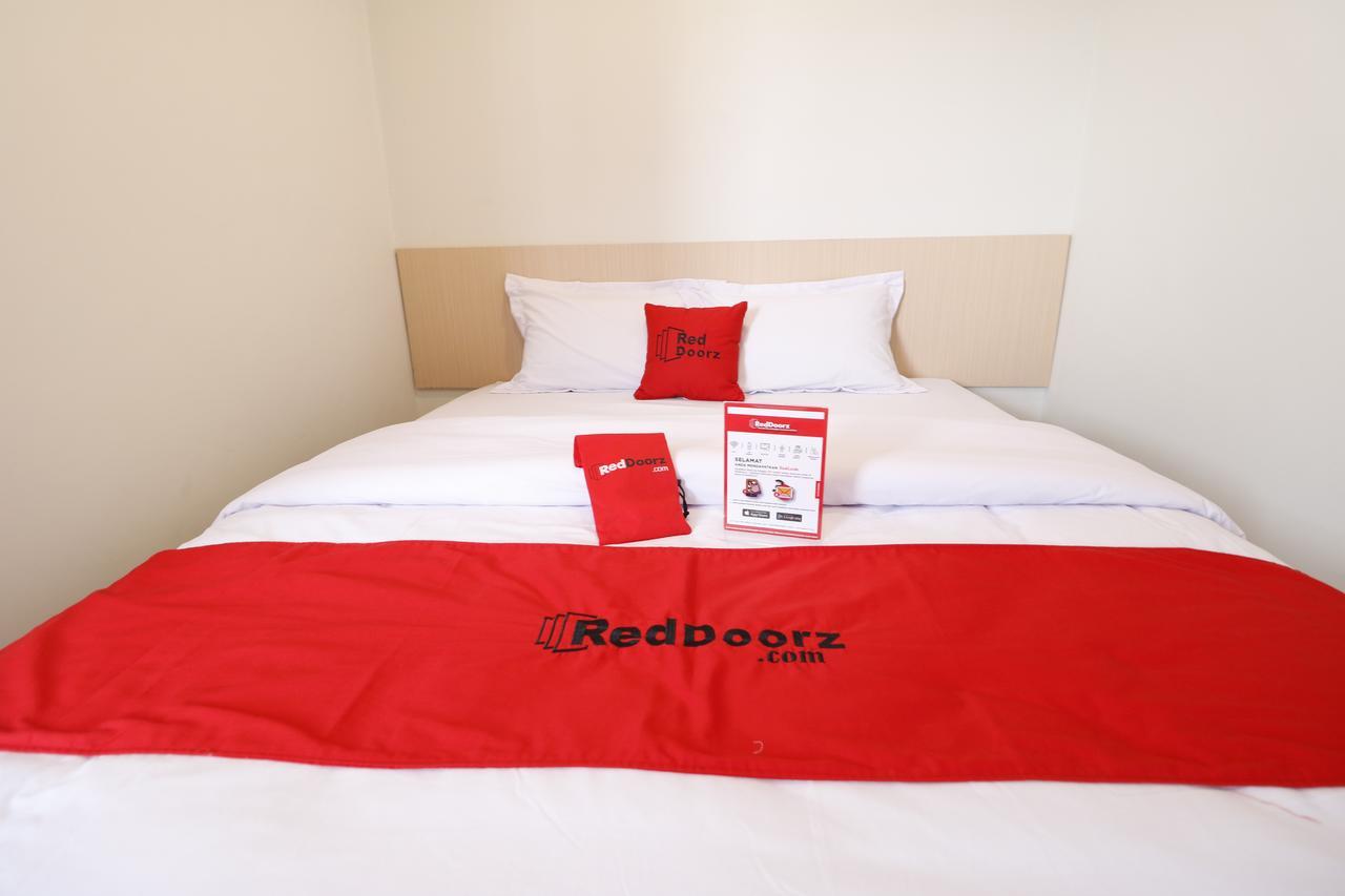 Reddoorz Plus Near Mall Pondok Indah Jakarta Eksteriør billede