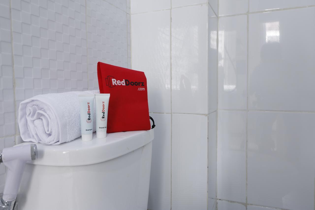 Reddoorz Plus Near Mall Pondok Indah Jakarta Eksteriør billede