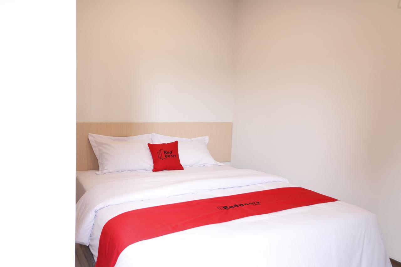 Reddoorz Plus Near Mall Pondok Indah Jakarta Eksteriør billede