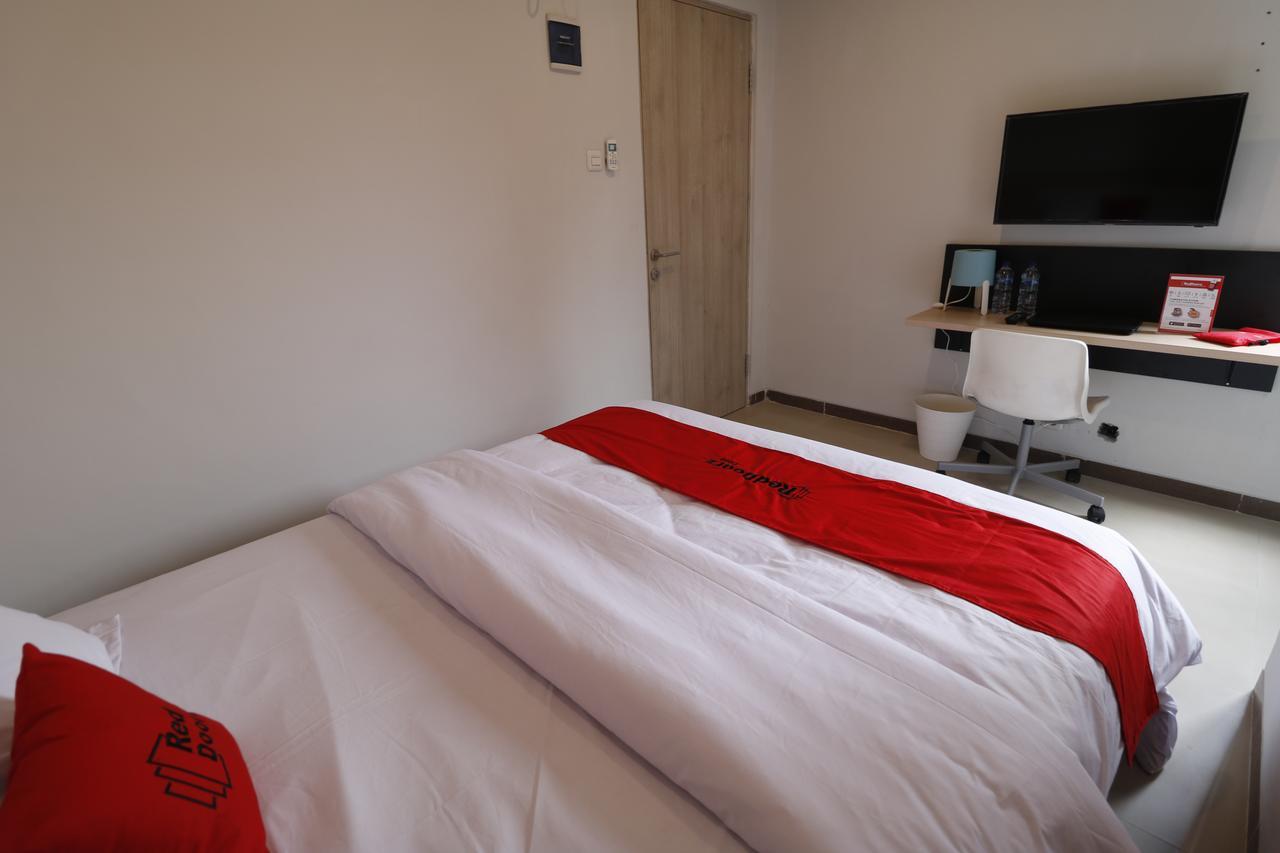Reddoorz Plus Near Mall Pondok Indah Jakarta Eksteriør billede