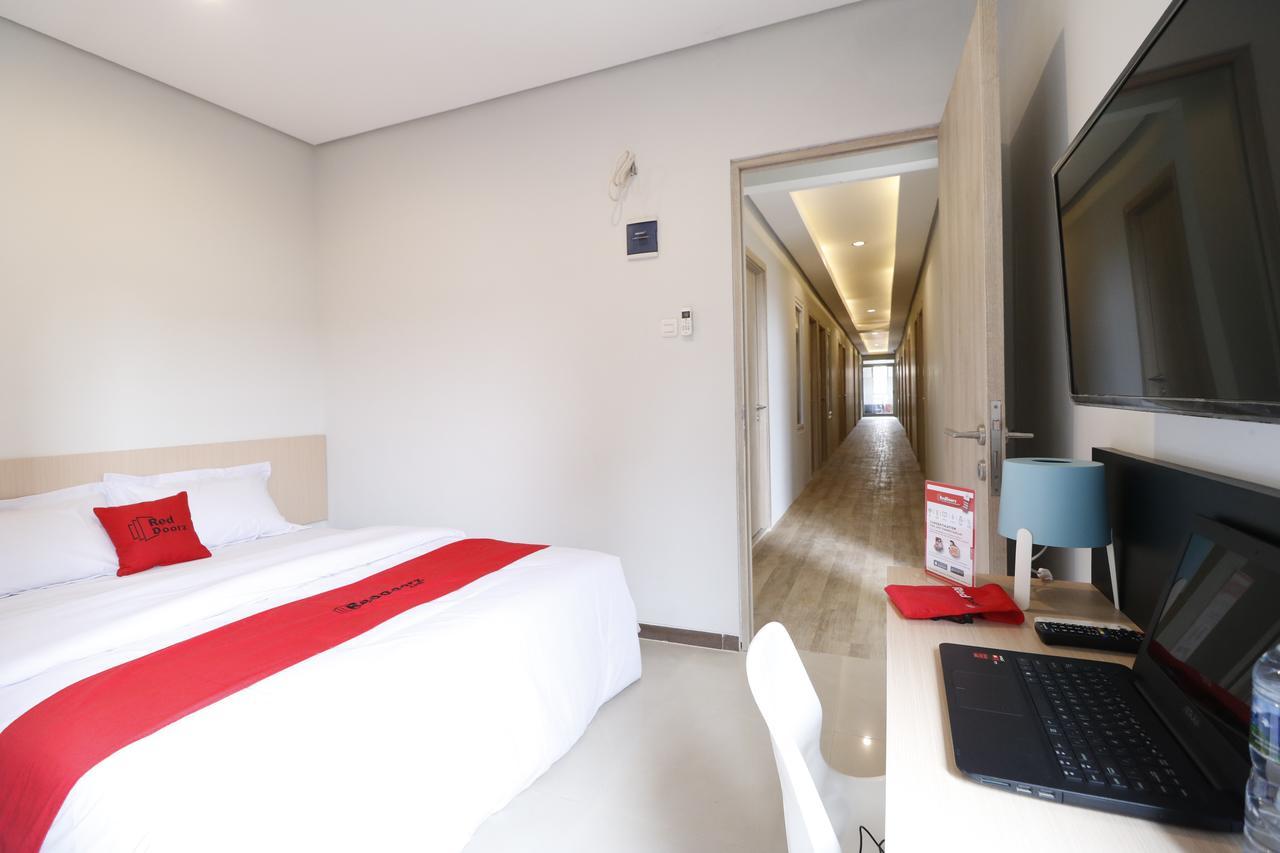 Reddoorz Plus Near Mall Pondok Indah Jakarta Eksteriør billede