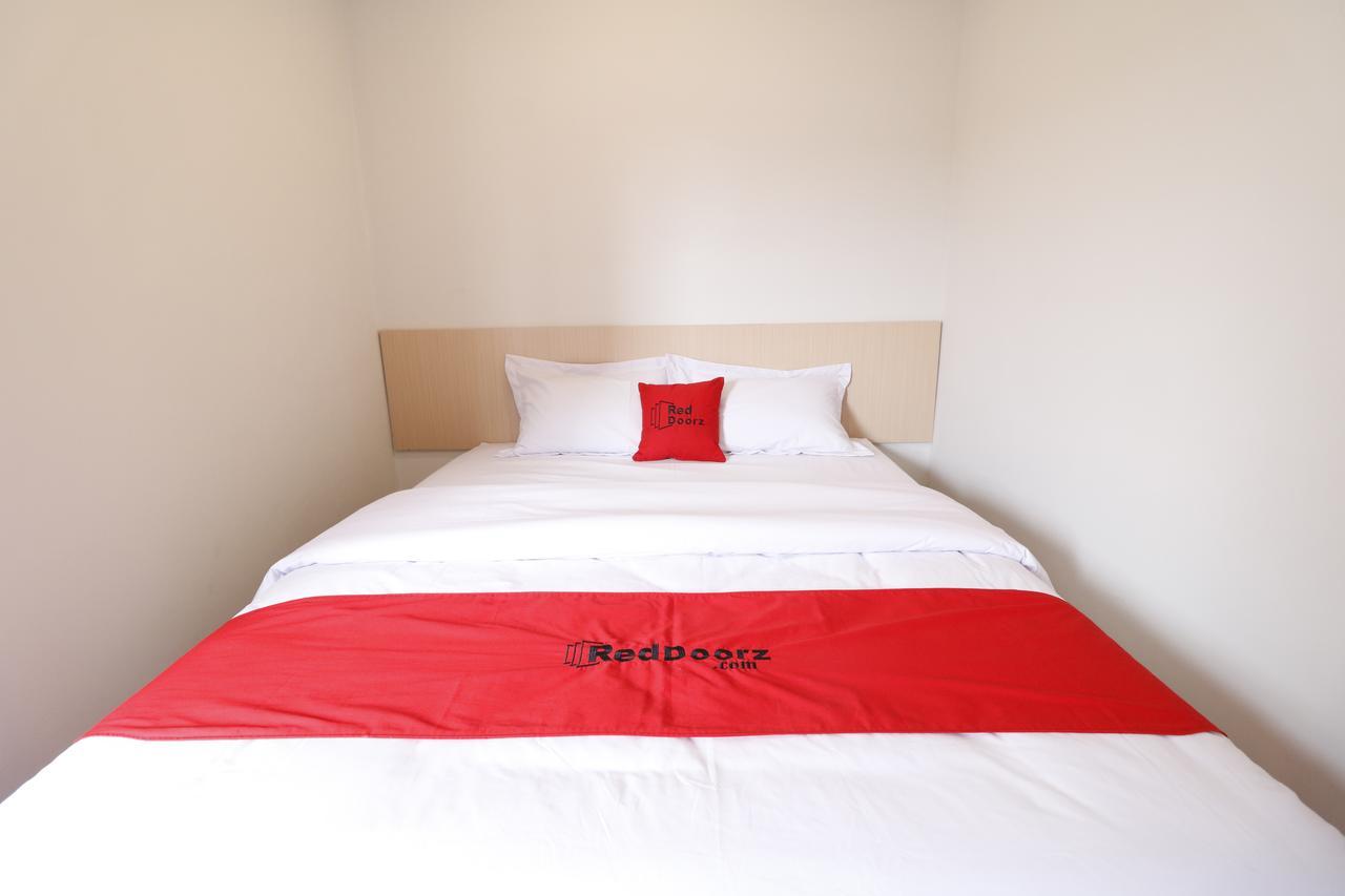 Reddoorz Plus Near Mall Pondok Indah Jakarta Eksteriør billede