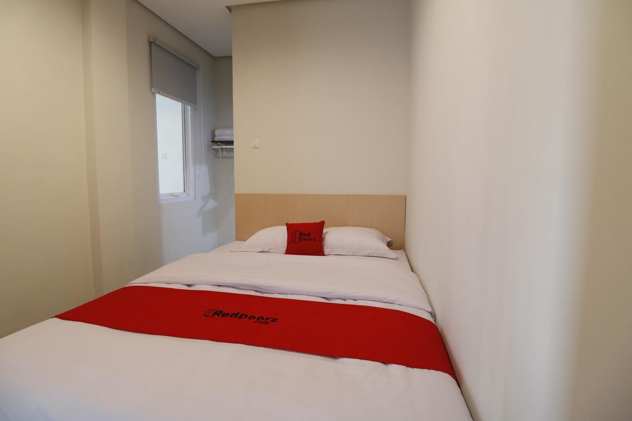 Reddoorz Plus Near Mall Pondok Indah Jakarta Eksteriør billede