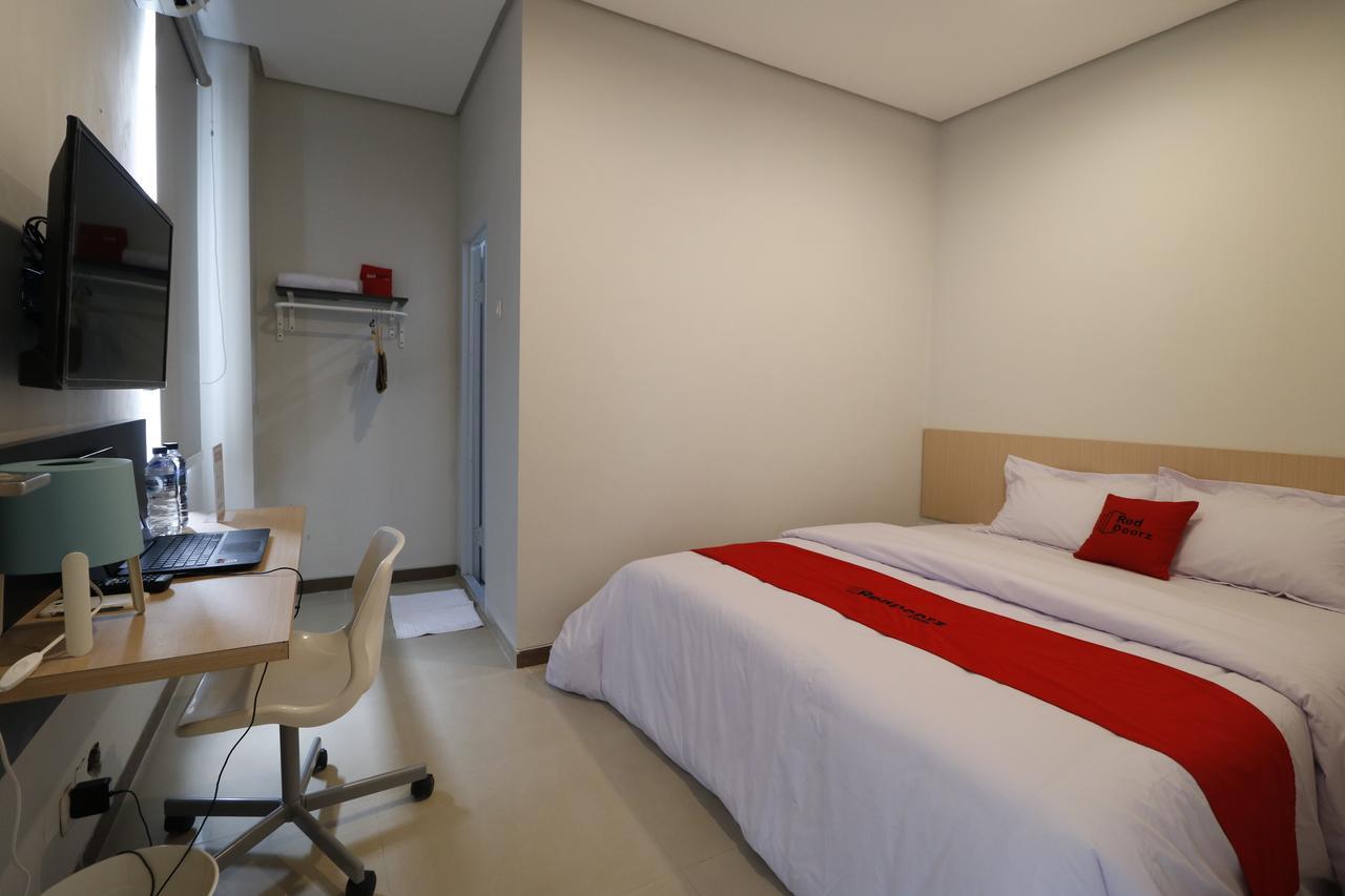 Reddoorz Plus Near Mall Pondok Indah Jakarta Eksteriør billede